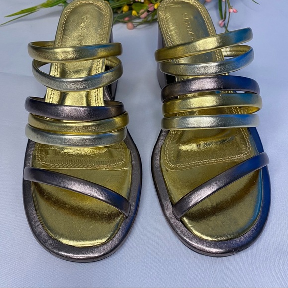 Farm Rio Block Heel Slide Sandal Womens Shoe
Metallic Gold Silver Size 6 - Picture 15 of 15